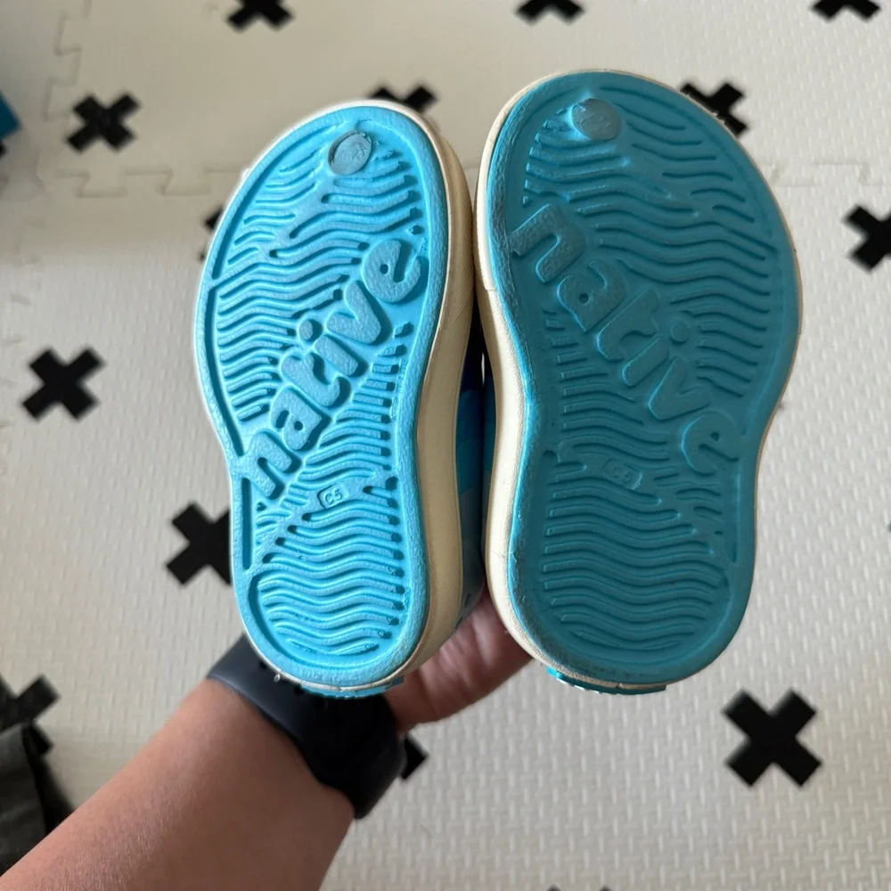 Native slip on shoes miller print blue bone surfer wave size C5